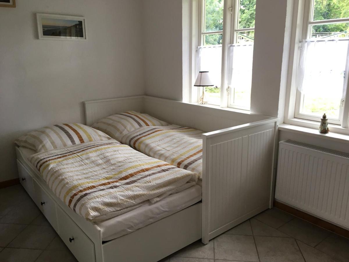 Ferienhaus Alte Schule Rambin Auf Ruegen Esterno foto